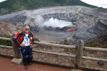 Crater volcan Poez,C.Rica.JPG